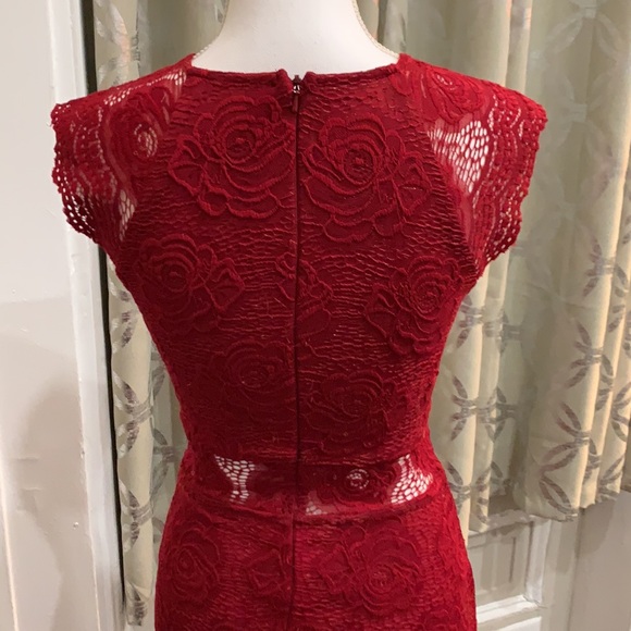 MARCIANO RED LACE GOWN - Picture 6 of 11
